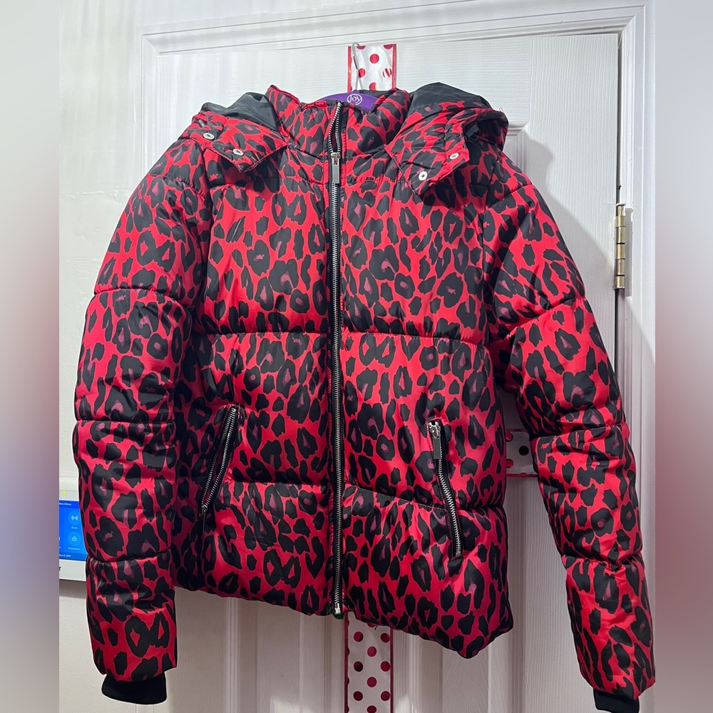 NEW LOOK leopard jacket in red print.